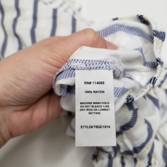 Ten sixty sherman smocked off shoulder crop top - Picture 3 of 5